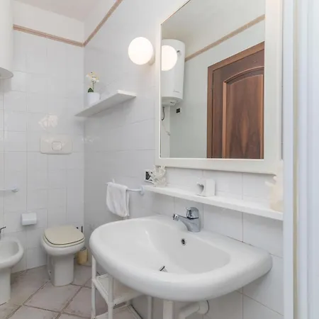 아파트 Peonia By Interhome Casa Tamponi